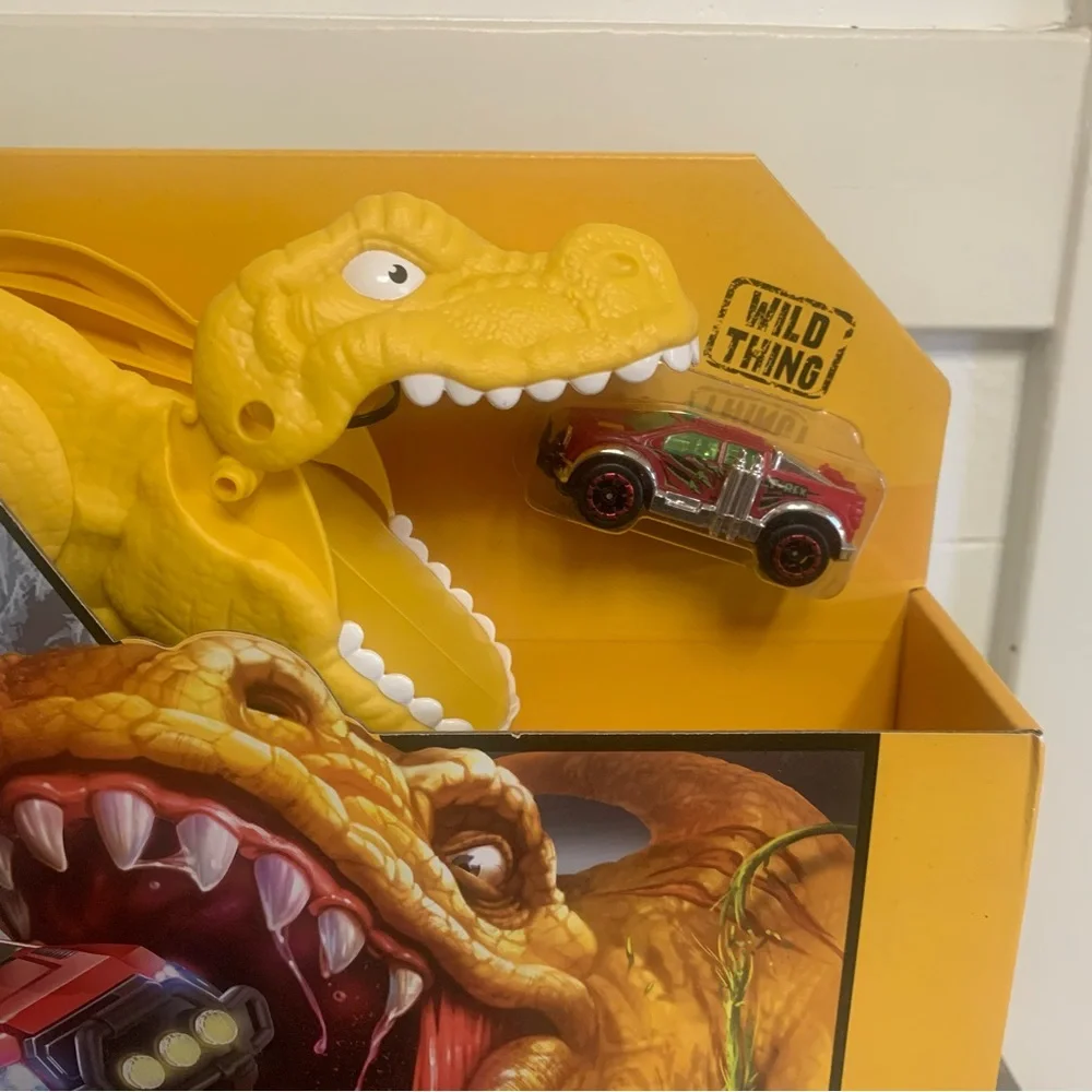 Metal Machines T Rex Attack Double Loop Track set with Mini Racing Car by ZURU